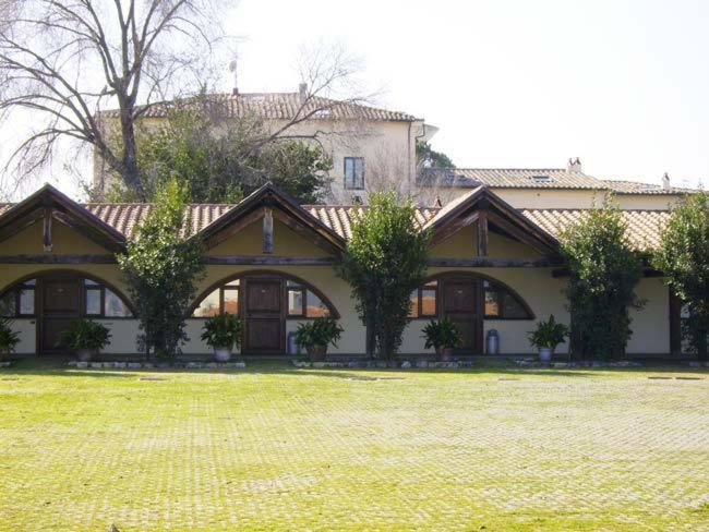 Foro Appio Mansio Hotel Latina Exterior photo